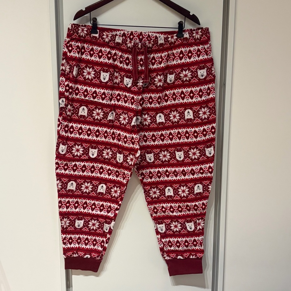 Old Navy | Red and White Patterned Flannel Jogger PJ Pants - Polar Bears